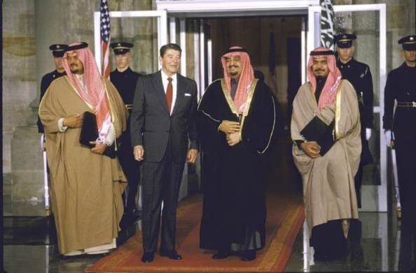 President Ronald Reagan with Saudi King Fahd, Princes Bander & Saud, at WH portico.
