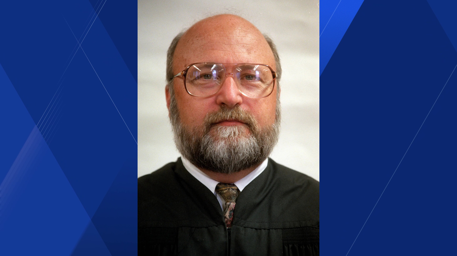 The Empty Robe: Judge John Steele’s sudden death leaves a massive Fort Myers federal docket unresolved, reviving lifetime tenure debate.